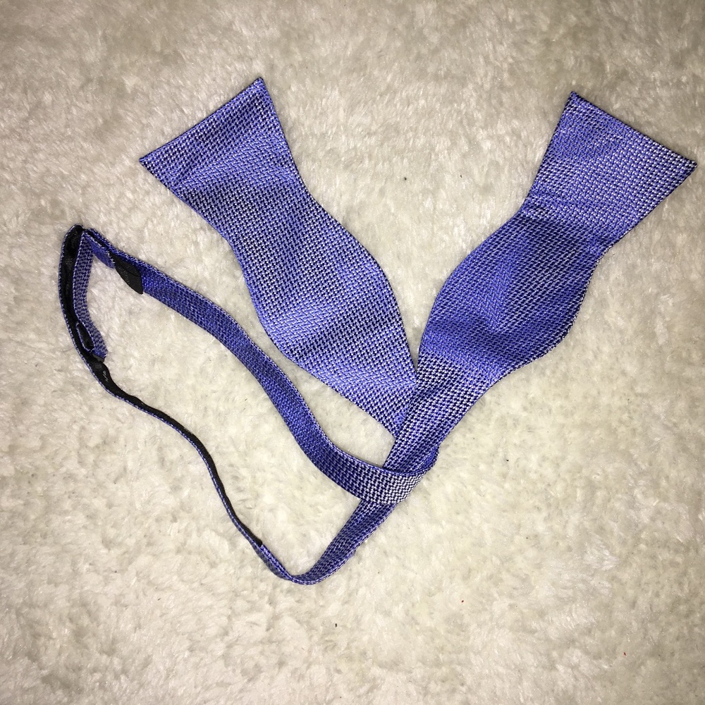 Vibrant blue bowtie